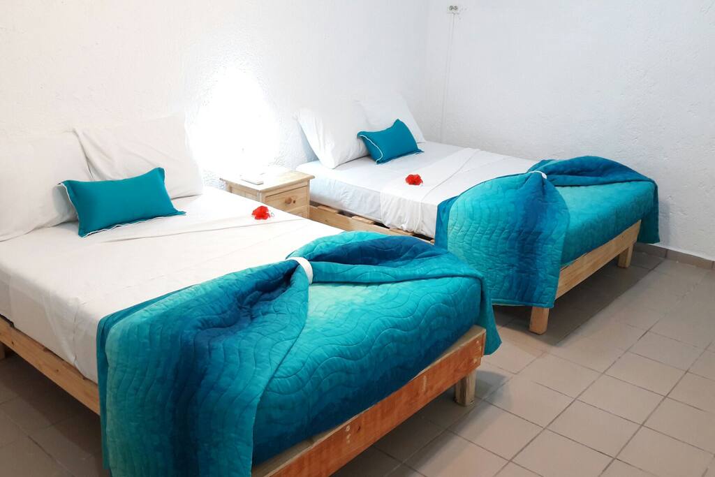 2 double beds