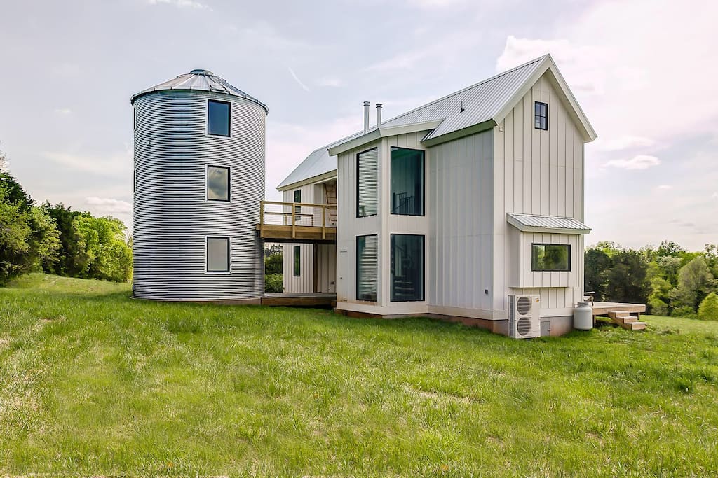 Iconic Virginia Farmhouse with Furnished Silo Houses for Rent in