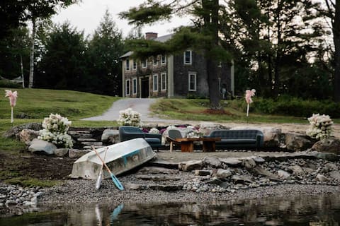 Luxury Mountain Retreat
-Pond Hill Place-