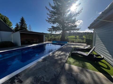 Mountain view 8 bedroom house with a pool