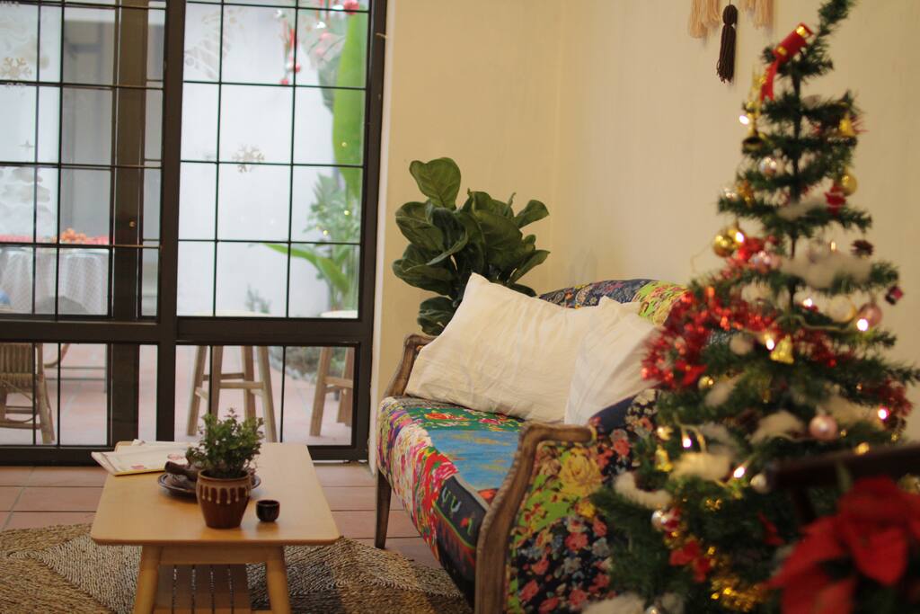 Sofa and coffetable in the double-bed room