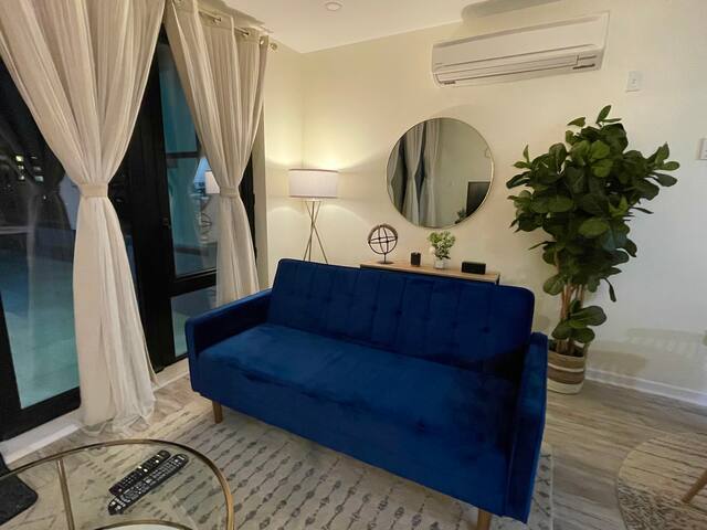 Chic Penthouse w/Terrace, Laundry,15mins to Midtwn gallery image 2