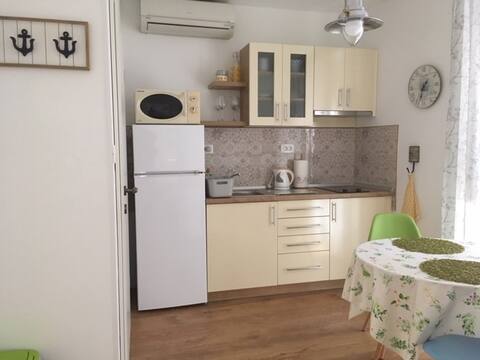 Top Airbnb: STUDIO APARTMENT IN THE HEART OF THE OLD TOWN in Rab