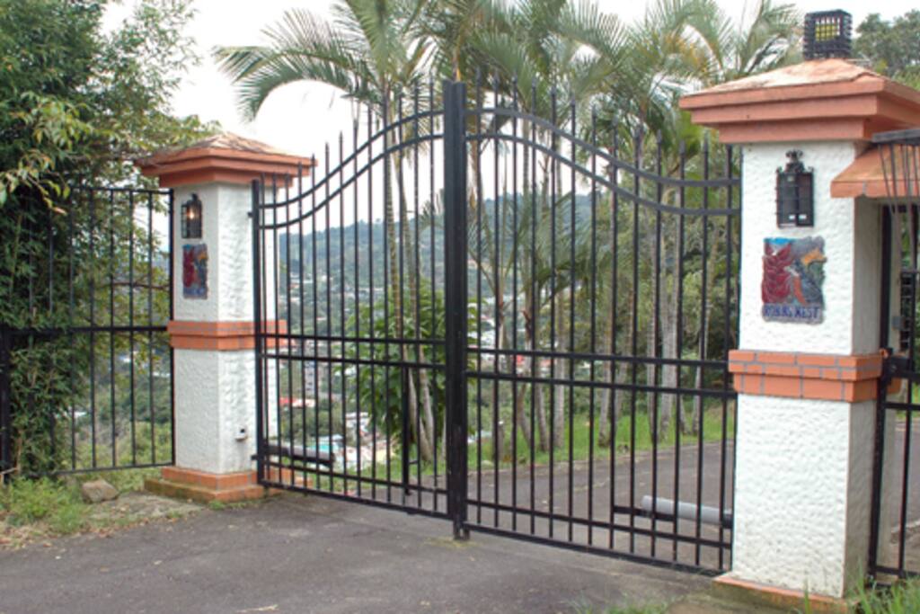 Entrance gate