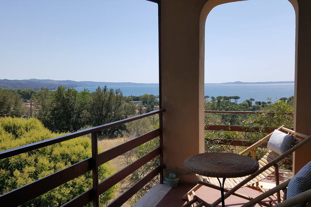 Panorama. Momento relax dalla terrazza del soggiorno.