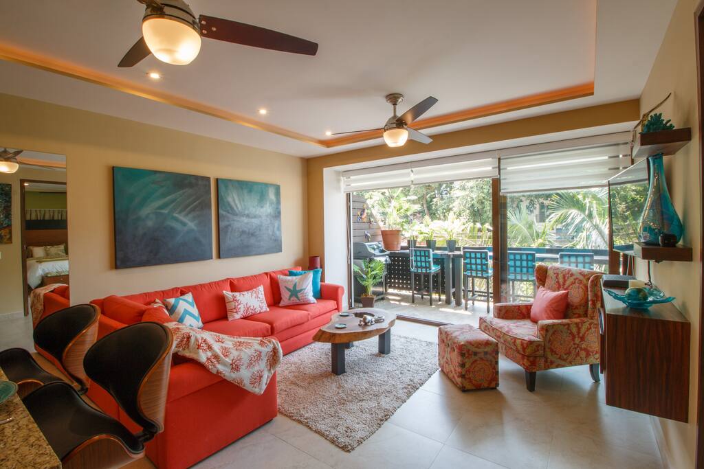Spacious Living Area with Twin Sofa/Trundle Bed