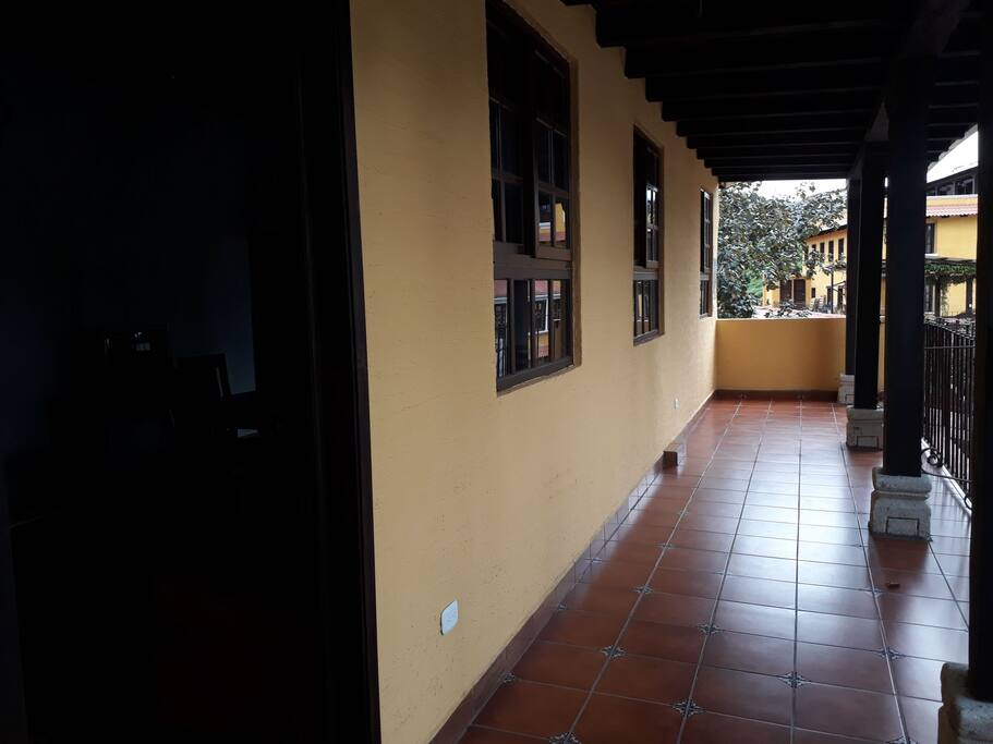 corredor del apartamento compartido con otro