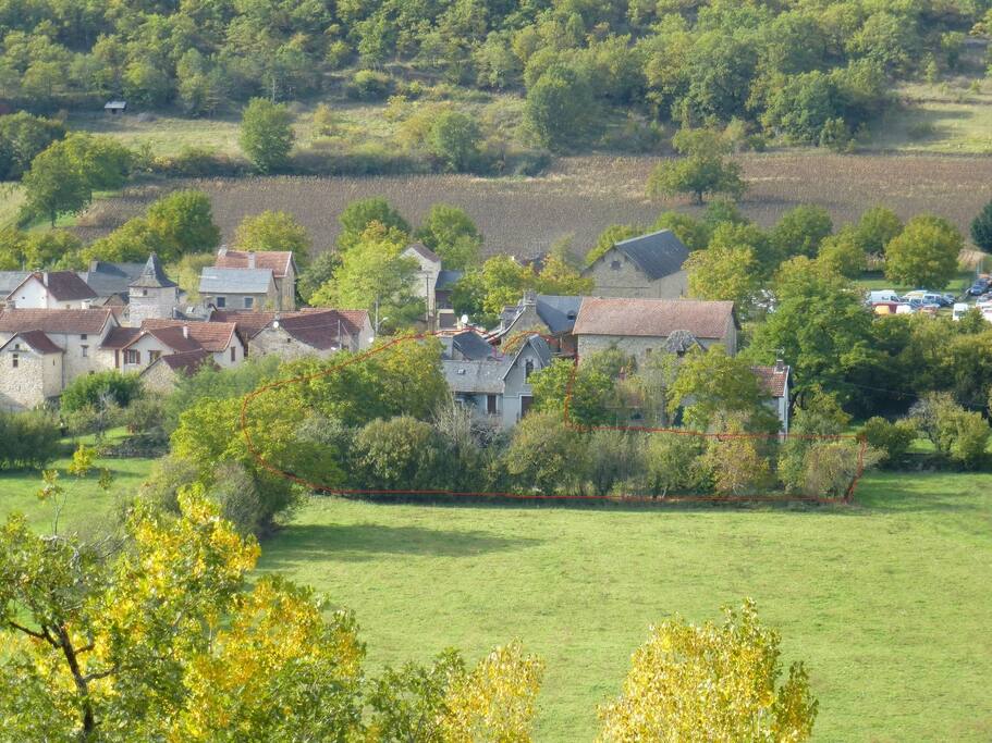 Vue de loin (maison entouré en rouge)