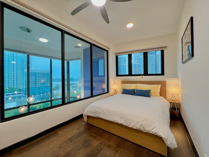 ห้องนอนใหญ่ (ชั้นสอง)

ทีวี HD✔️ ขนาด 50 ” 
✔️ เน็ต
✔️ฟลิกซ์ดิสนีย์ +
หมอนไมโครไฟเบอร์ขนาด✔️ควีน✔️ไซส์✔️ Youtube
 
