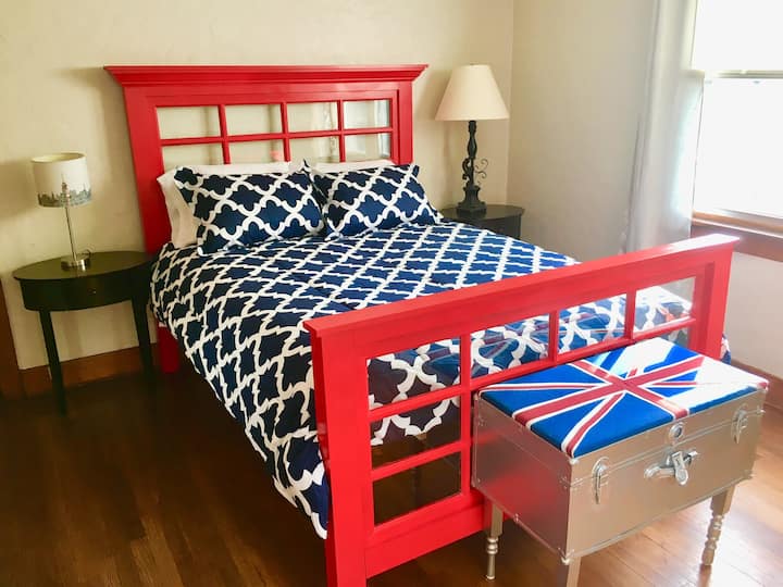 เตียงควีนไซส์แบบกำหนดเอง 