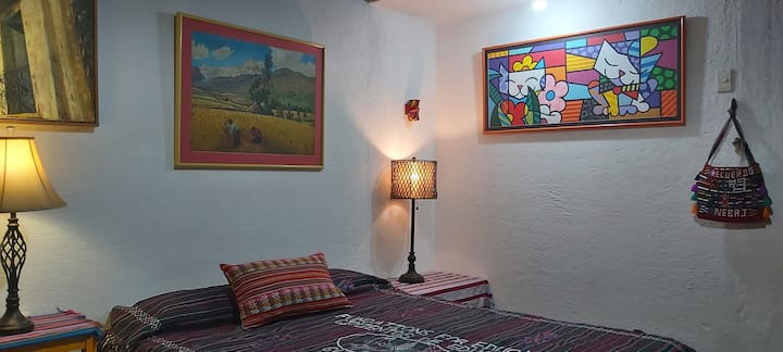 Bedroom #5 .
It has a private full bathroom inside the bedroom. With a table to work inside and outside the room.
•●■
Room 5 .
 It has a private full bathroom inside the room.  With a table to work inside and outside the room.