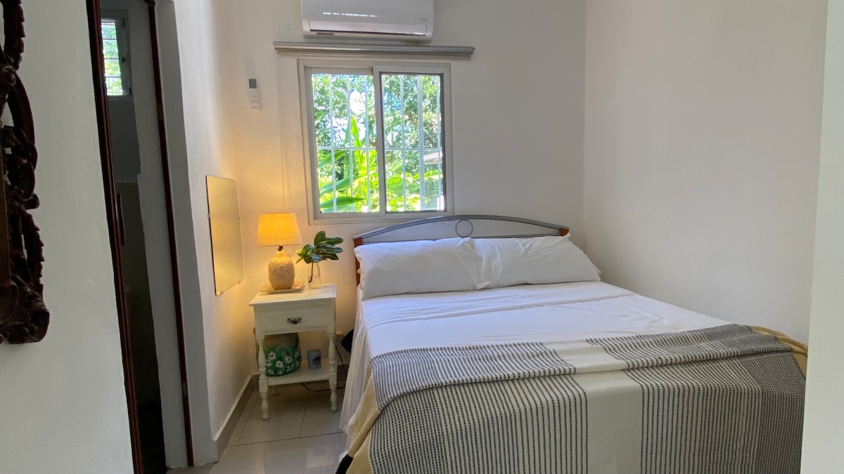 Spálňa č.3 s kúpeľňou s toaletou 
Izba 03 s kúpeľňou a šatníkom. 