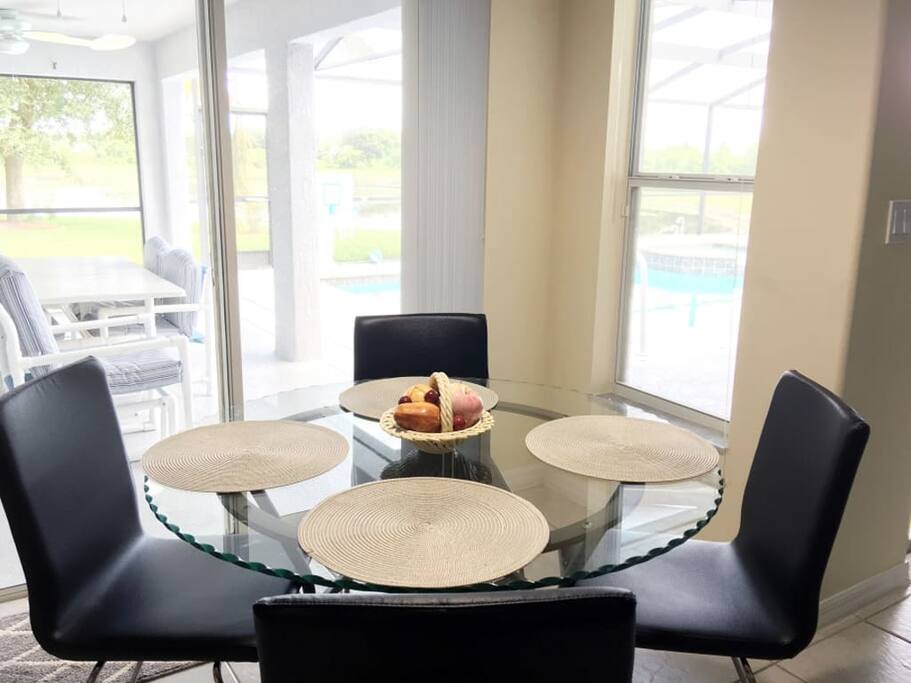 breakfast-nook.jpg