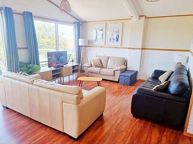 Blue Waters Swansea Accomodation gallery image 2