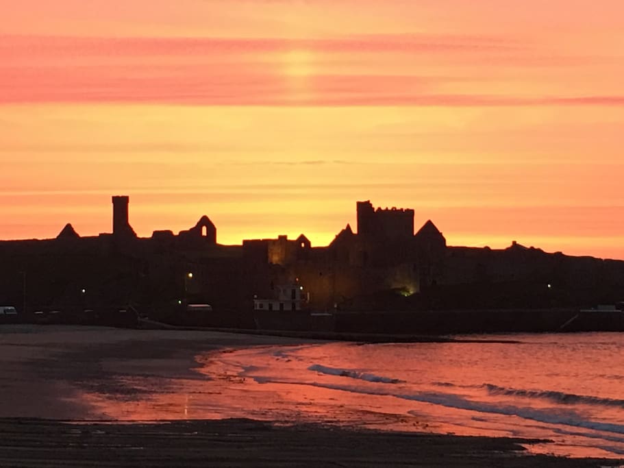 Splendid Sunsets can be seen from the apartment