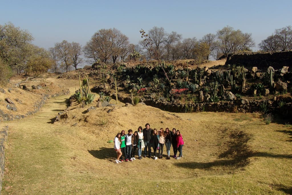 Visita de estudiantes del ITESO de Guadalajara. San Juan Tepenahuac, Milpa Alta.