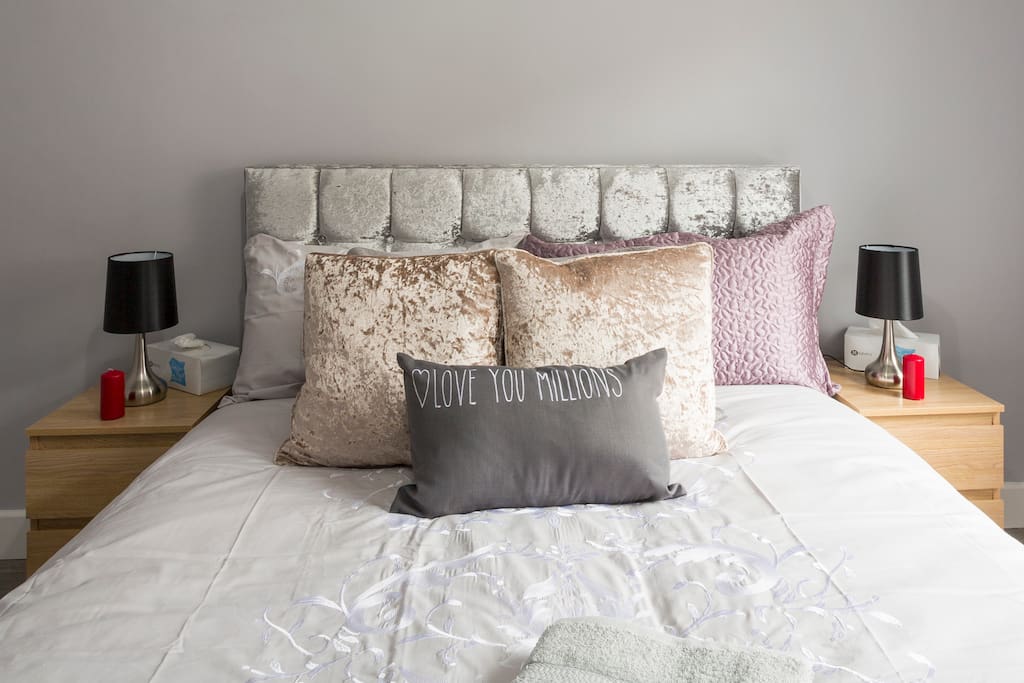 Refurbished Double Bed - Bedroom Fully Furnished - Crushed Velvet Bed