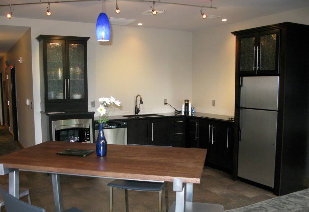 Courthouse Suite Kitchen