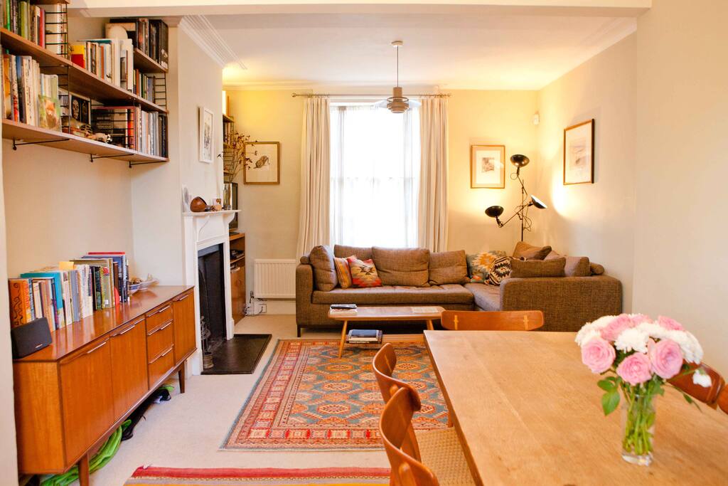 Double living/dining area