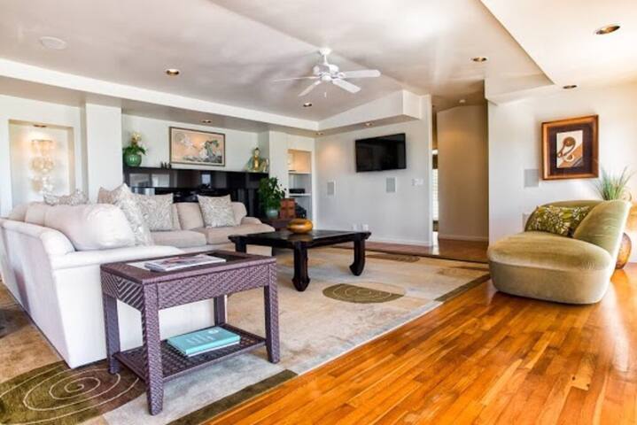 Fabulous Views-Kailua Beachfront – Pool & Hot Tub gallery image 4