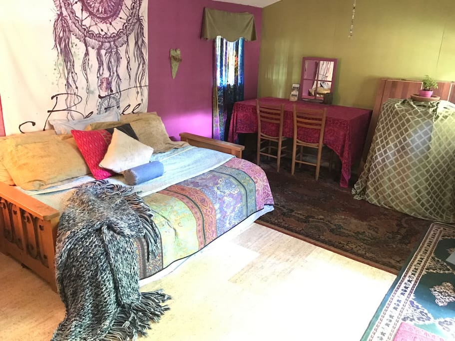 Come unwind and kick back boho style in the woods!
