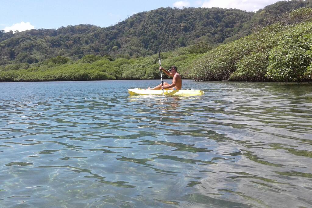 Kayaking in the natural swimming-pool