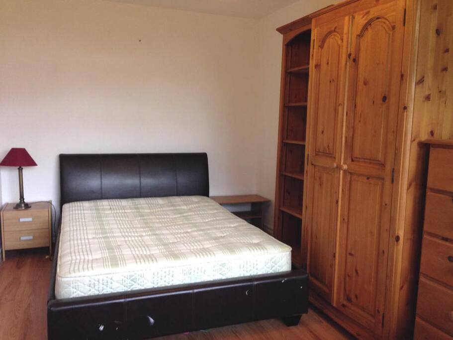 Double bed very very comfortable bedding included and pillows.