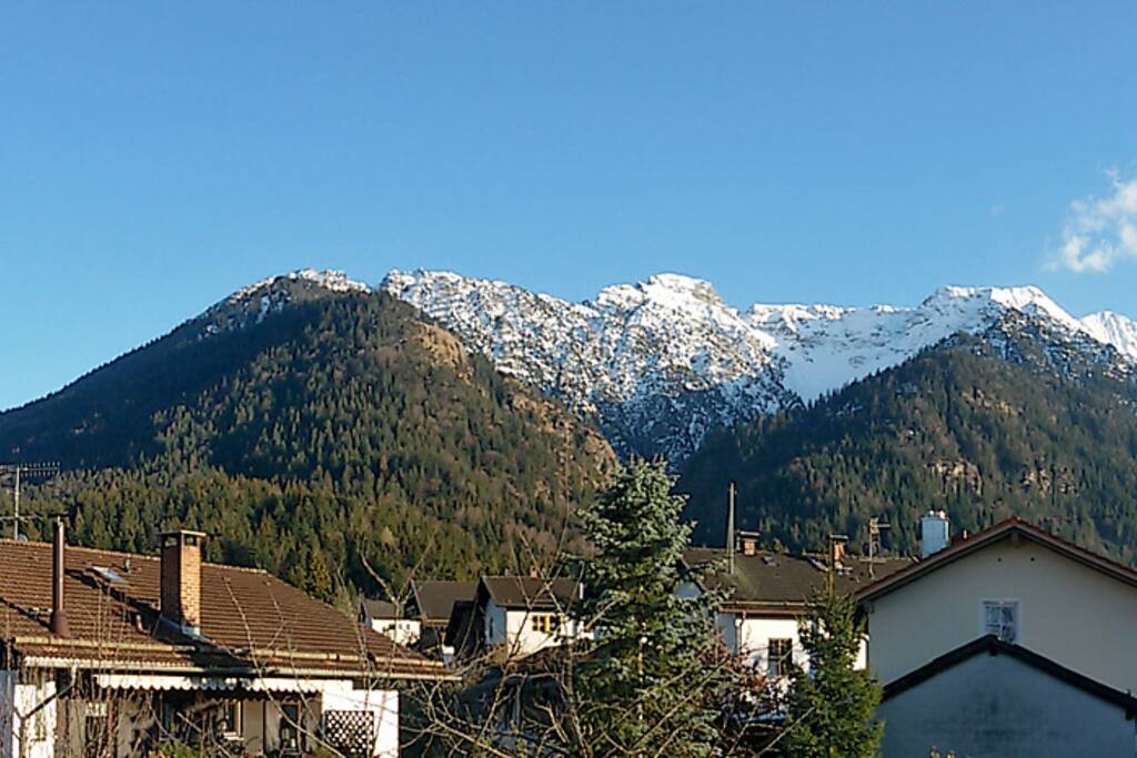 Traumhafter Blick vom überdachten Balkon.