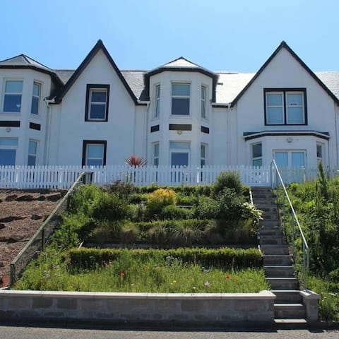 Seabreeze🌟- Stunning sea views