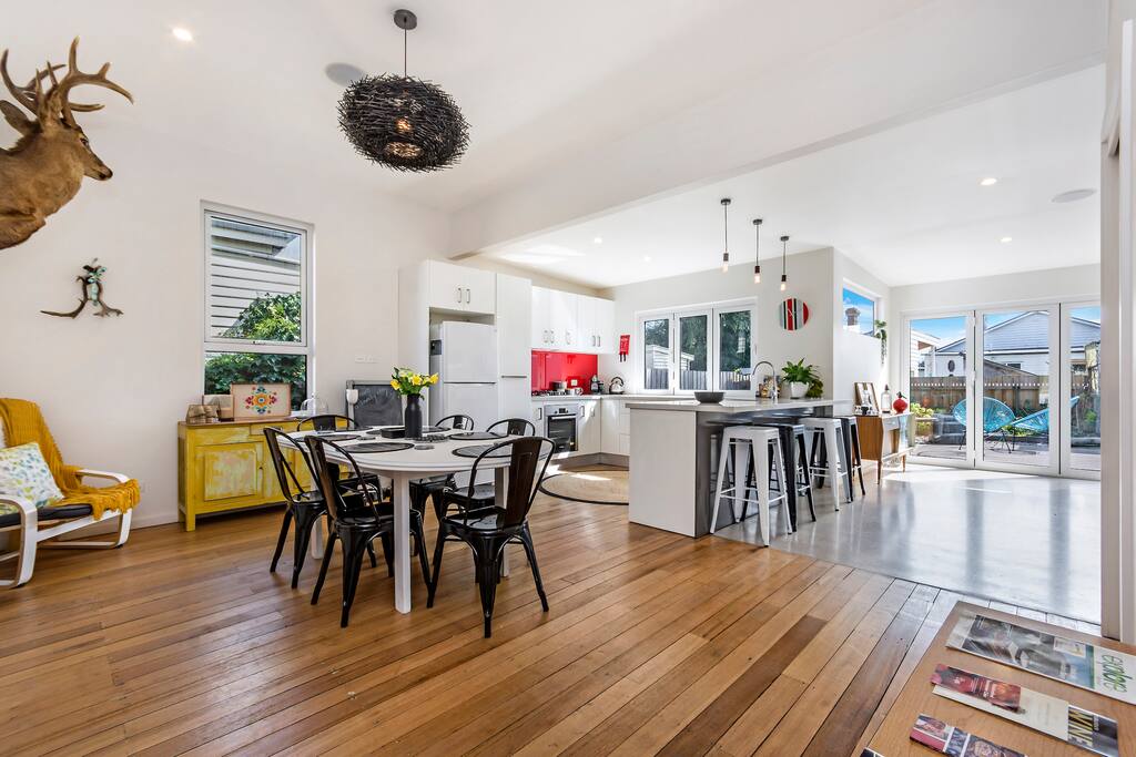 Open Plan - Kitchen / Lounge and Dining