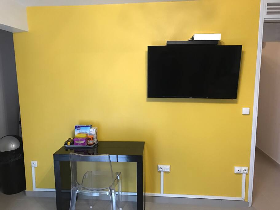 Salle de séjour équipée de tv+wifi+ canal satellite