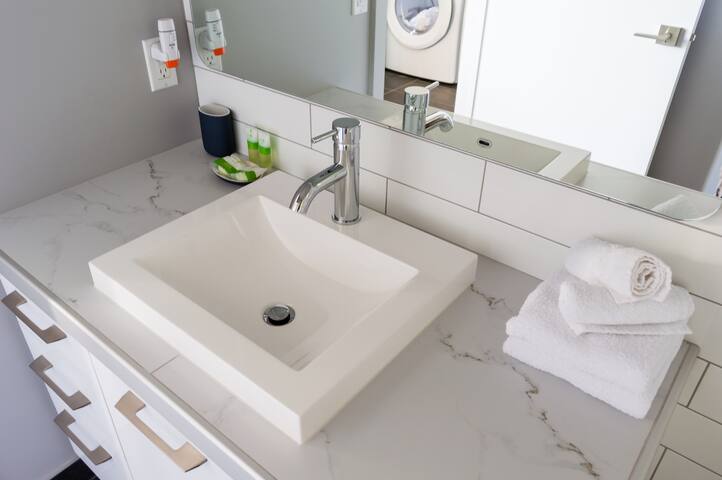 T201 – Lofts du Trésor – Par Les Lofts Vieux-QC gallery image 5