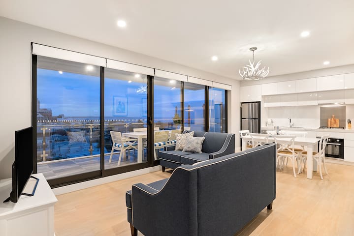 The Hamptons Port Melbourne Premier 2Bed ShortStay