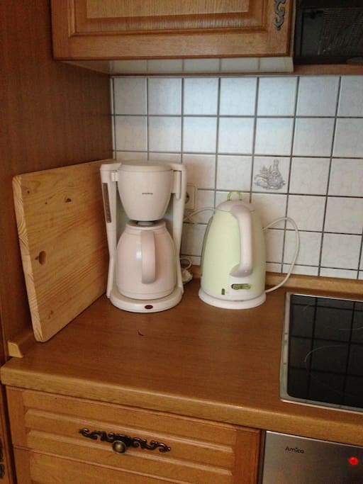 Kaffeemaschine und Wasserkocher