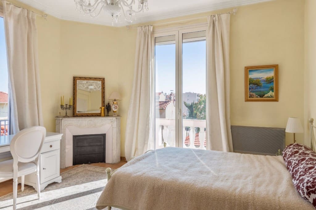 Bedroom N°1