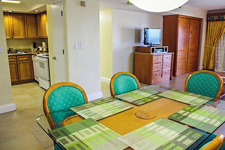 18thfloor Penthouse Corner unit gallery image 3