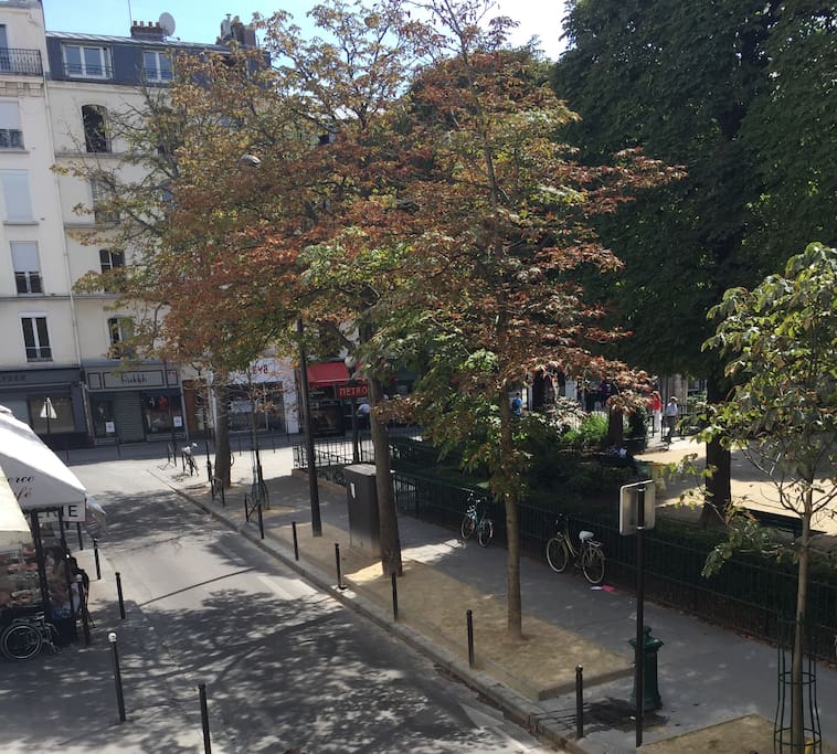 Métro et rue du Commerce