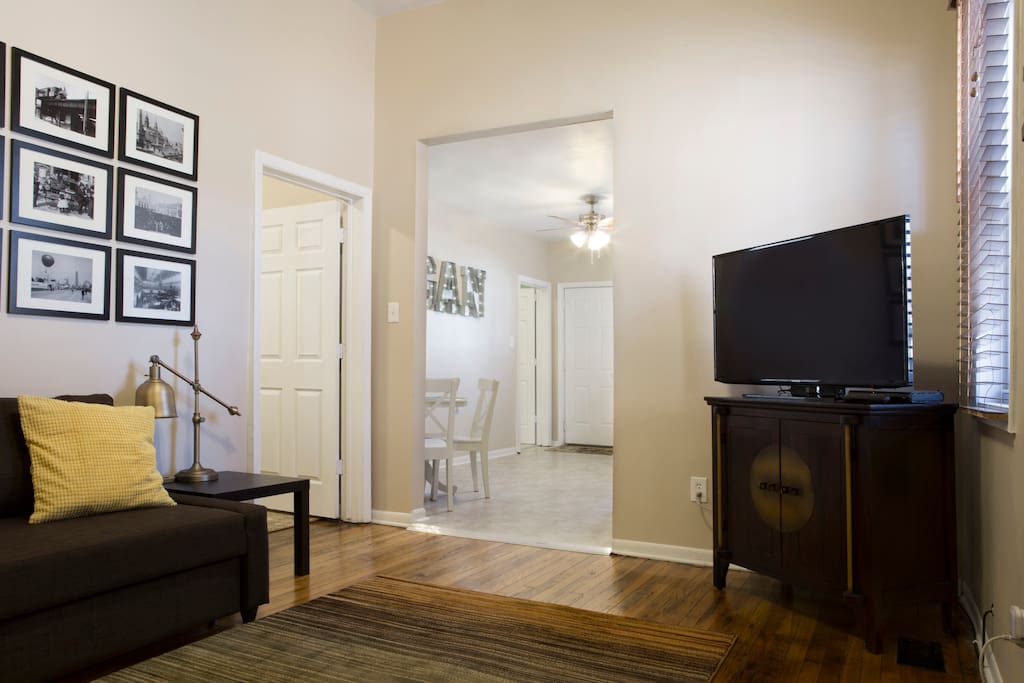 living Room 12ft ceiling HD Cable
WiFi
Chromecast