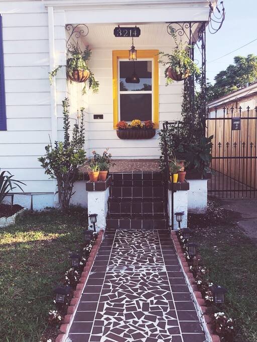 Your Creole Cottage Oasis Awaits! (Main House Walkway)