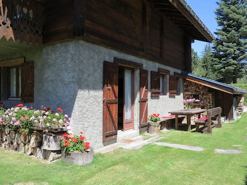 Top performing Airbnb: Studio Bonatti in Chamonix Mont Blanc