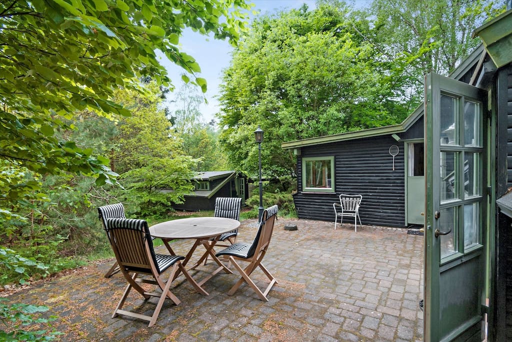 The terrace - the small cabin in the back is seen from here.
