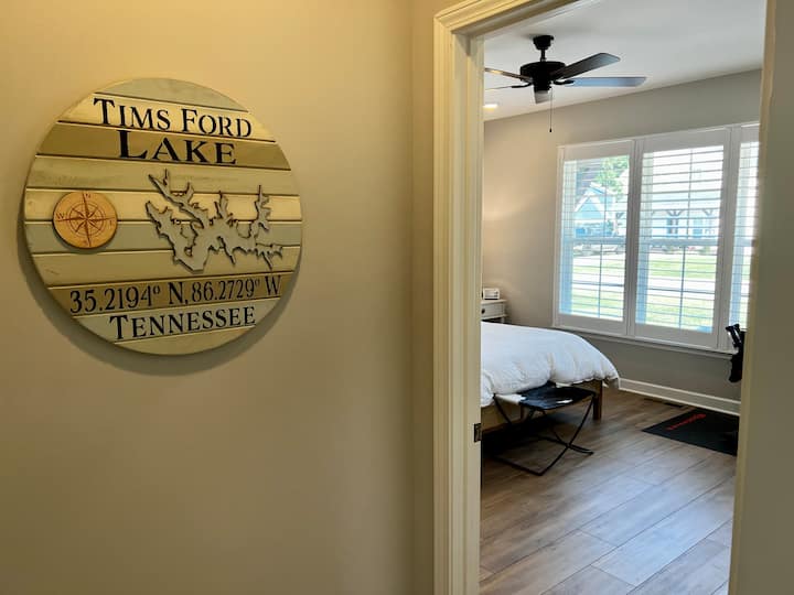 在主卧睡个好觉后，是时候参加湖上活动了！