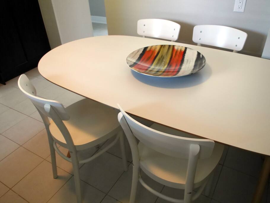 Large table to enjoy all your meals