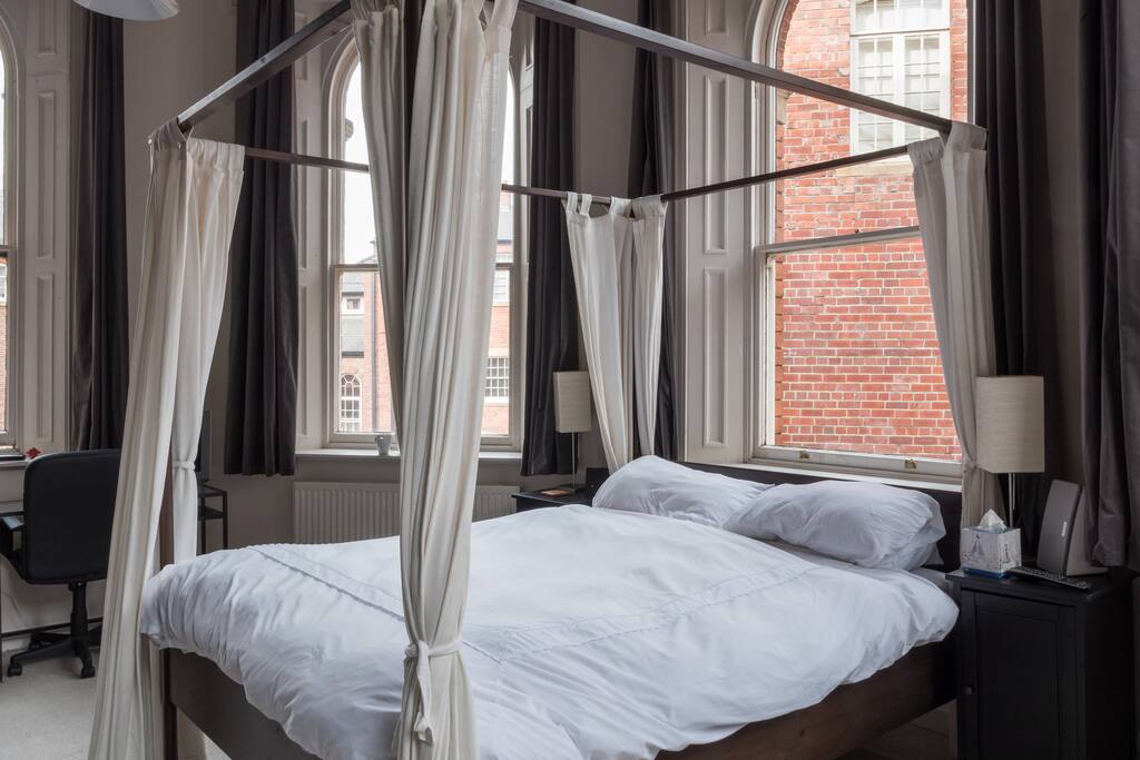 Four Poster Bed