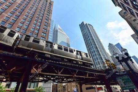 Metropolitan En Suite with Exceptional Loop Access