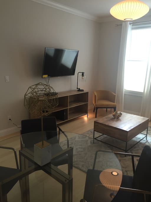Dining table for four and additional two bar seats