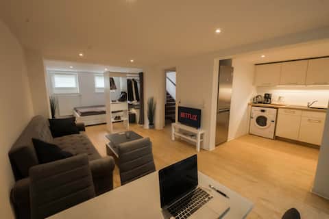 Saniertes Studio im Viertel! NETFLIX & TERRASSE