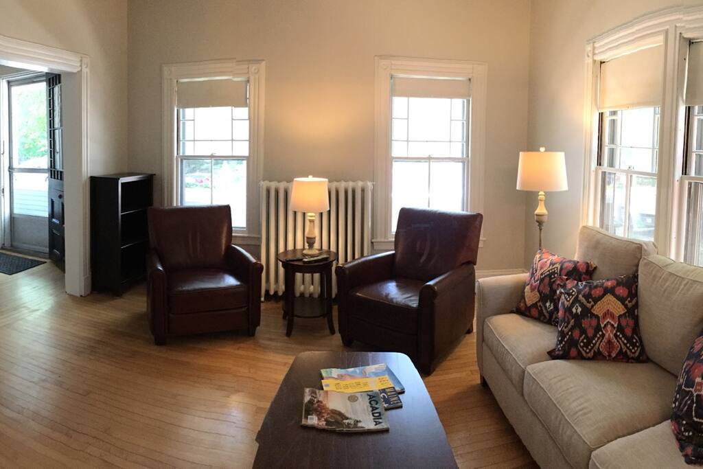 Living room with 50in tv with cable and wifi, Netflix & Amazon Prime ready