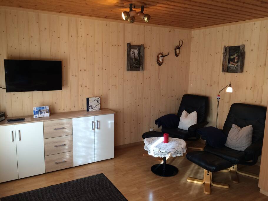 Wohnstube/ living-room with TV, Radio