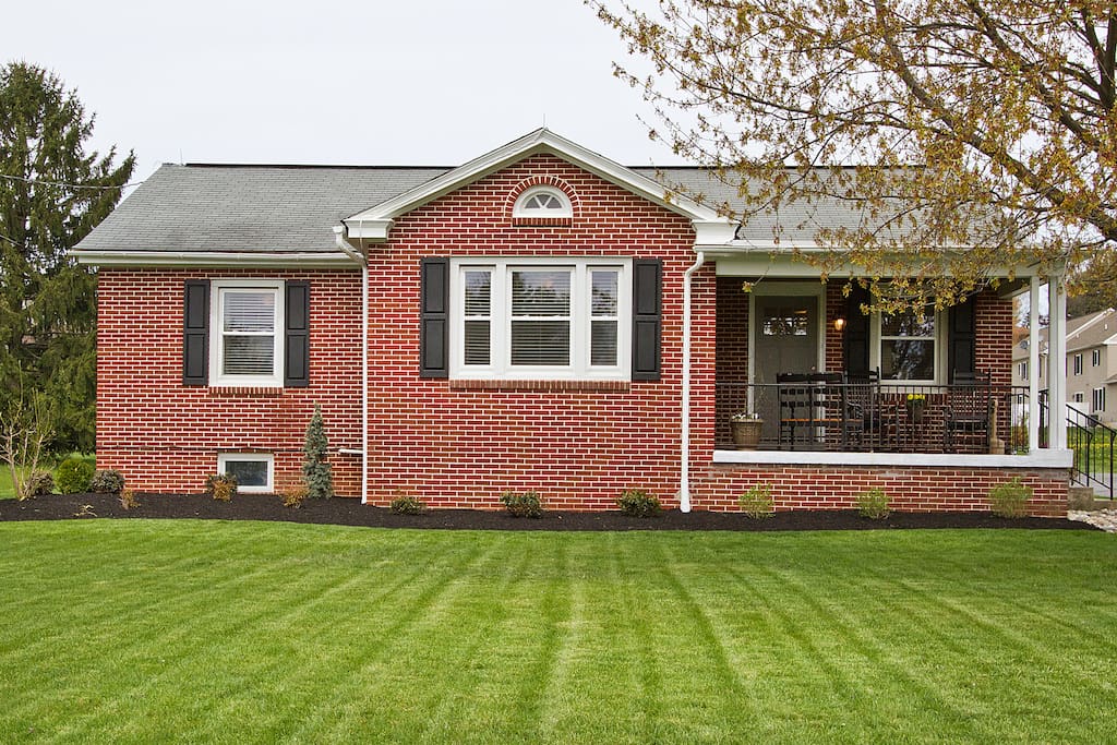 Cottage Style Guest House Houses for Rent in Lancaster, Pennsylvania